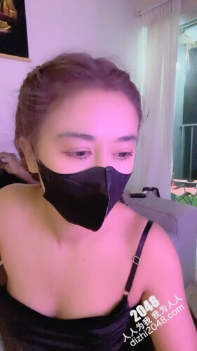 [MP4/6.2G]極品氣質女神穿開襠黑絲塞跳蛋艷舞挑逗掰玩淫屄假屌自慰／健身小小騷貨勾引健碩黑哥寓所各種體位瘋狂抽插等 8V