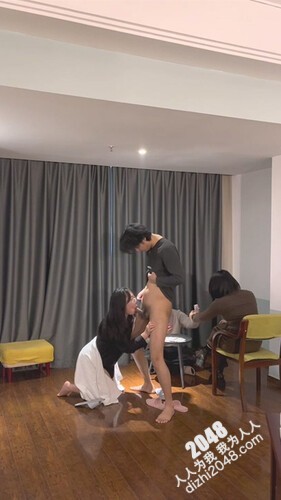 [MP4/2.3G]豐滿眼鏡淫娃茗茗聚眾情色撲克娛戲露臉口硬雞巴老漢推車／餅乾姐姐穿黑絲高跟公廁手淫被同仁脅迫足交打炮等 720p