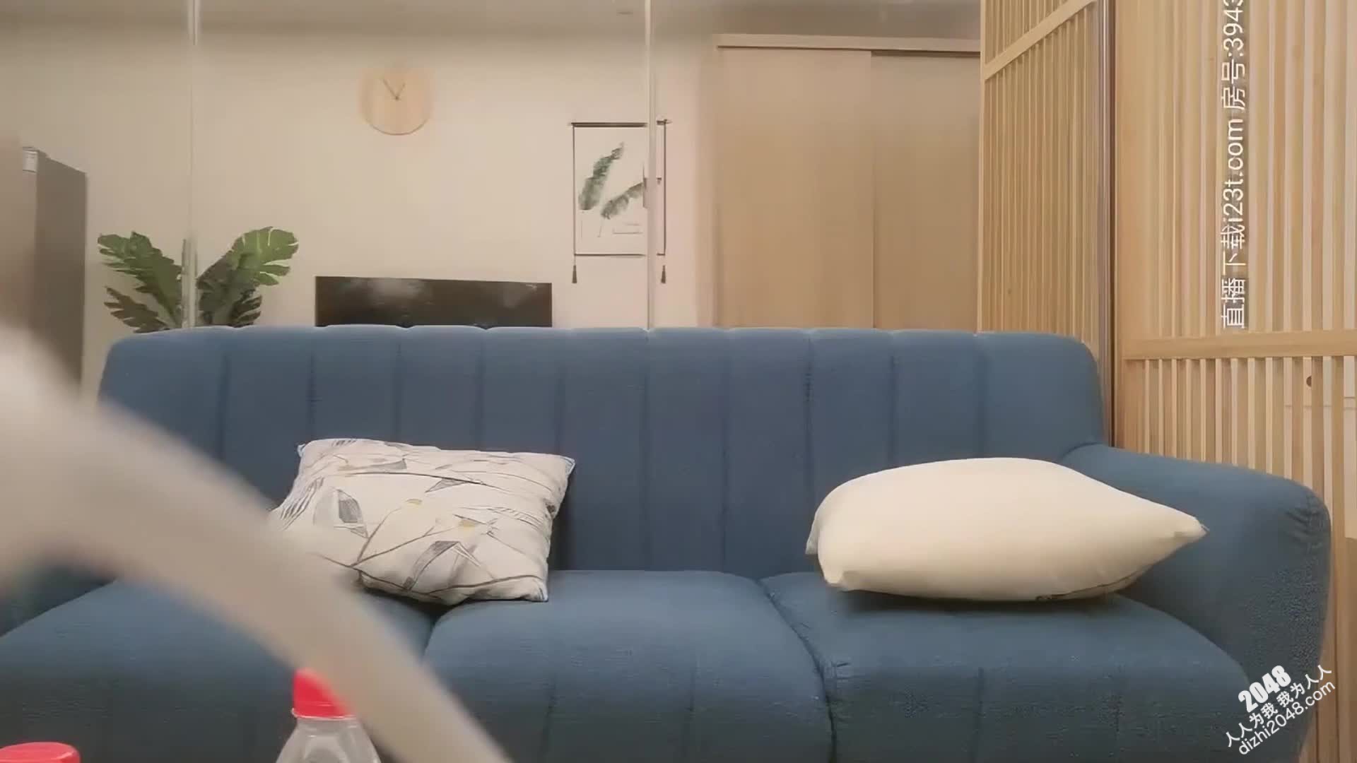 [MP4/ 1.43G] 漂亮小姐姐 我进去一下就出来 就一下阿 不行不可以 我不射里面