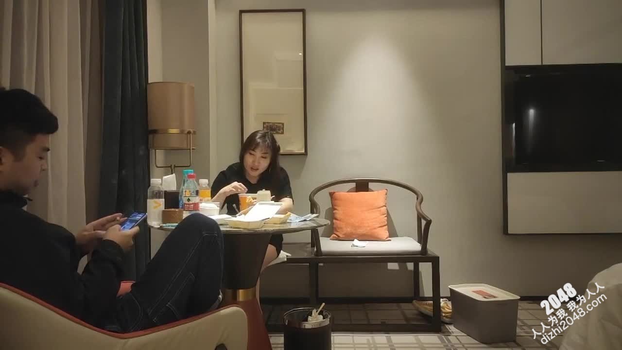 [MP4/ 909M] 熟女大姐 以后要提前跟我说好安排时间 舒服我来了用力你好棒 身材丰满先卿卿我我热舞一曲